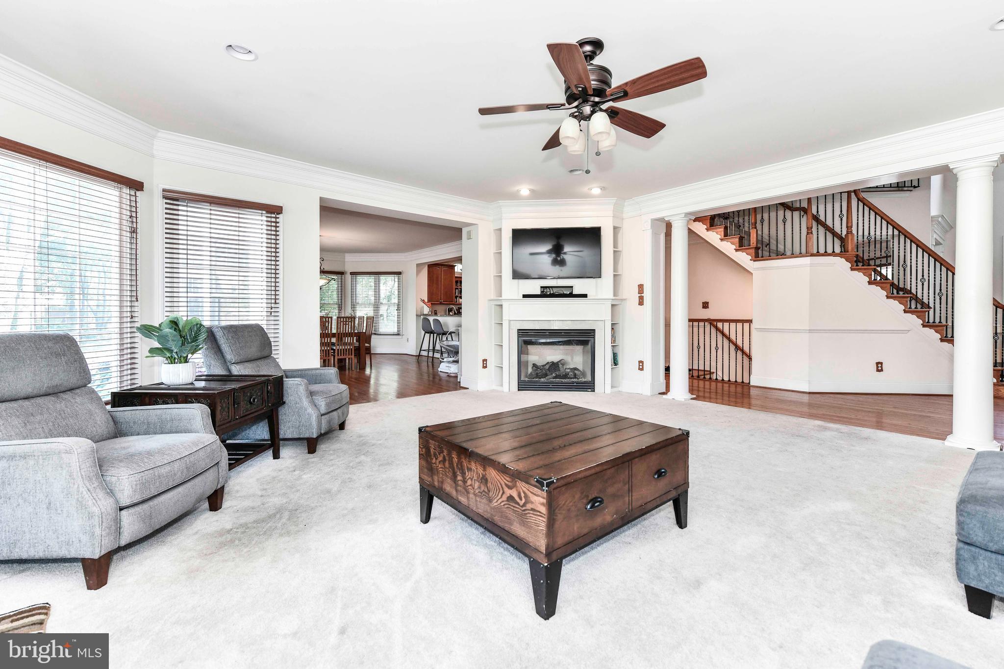 7587 VENTURE DR