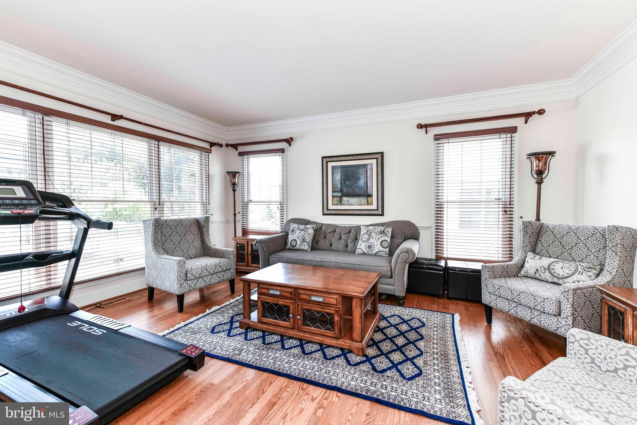 7587 VENTURE DR
