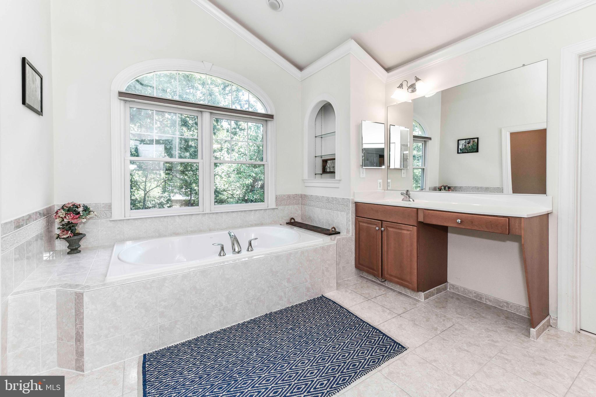 7587 VENTURE DR