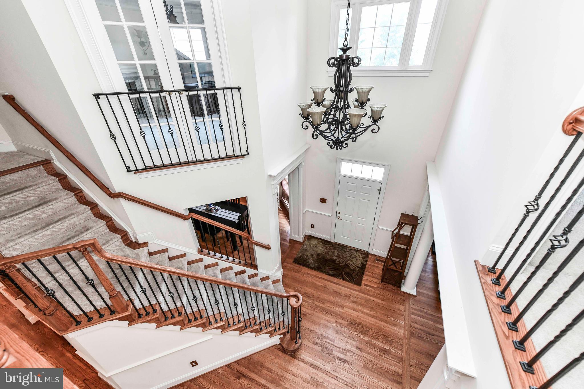 7587 VENTURE DR