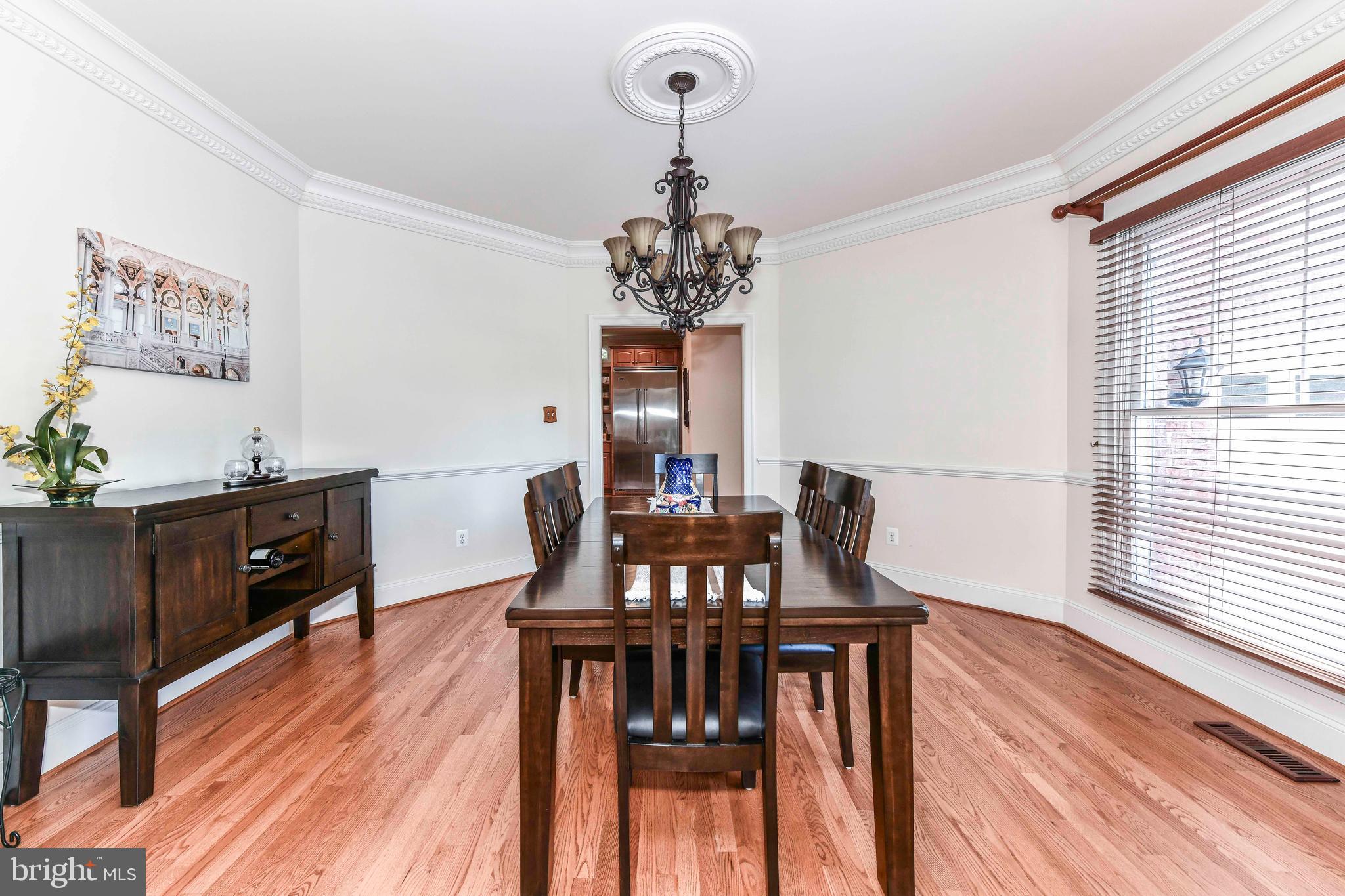 7587 VENTURE DR