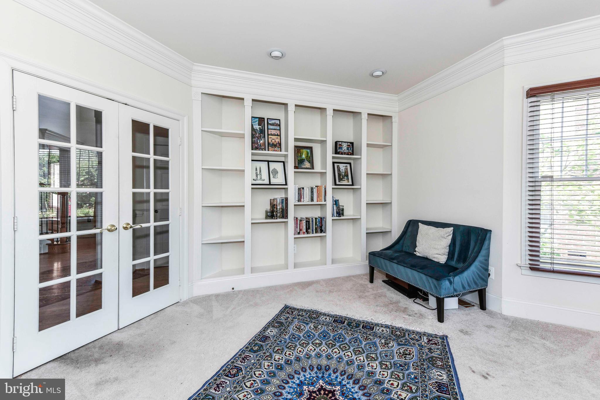 7587 VENTURE DR