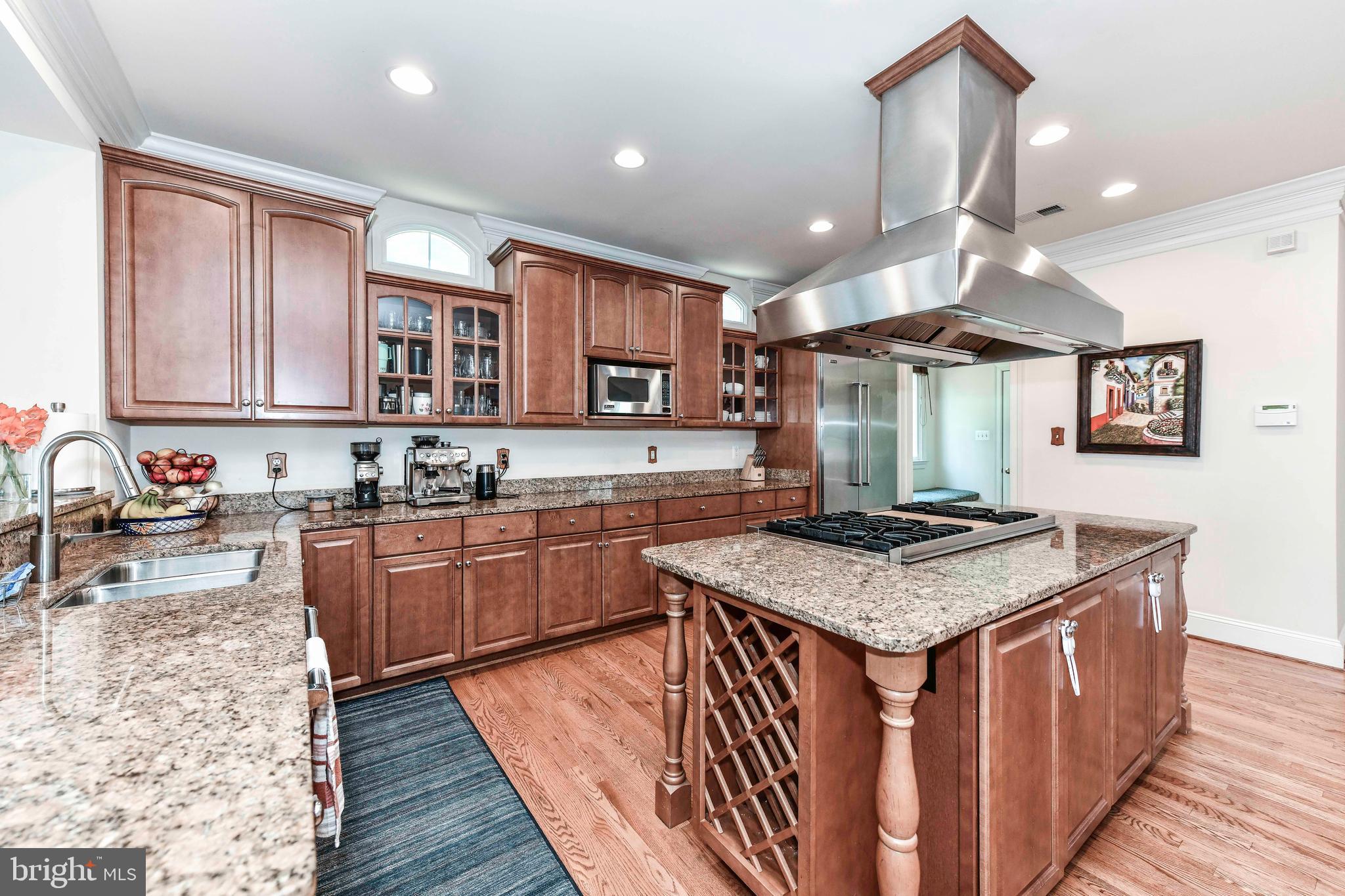 7587 VENTURE DR