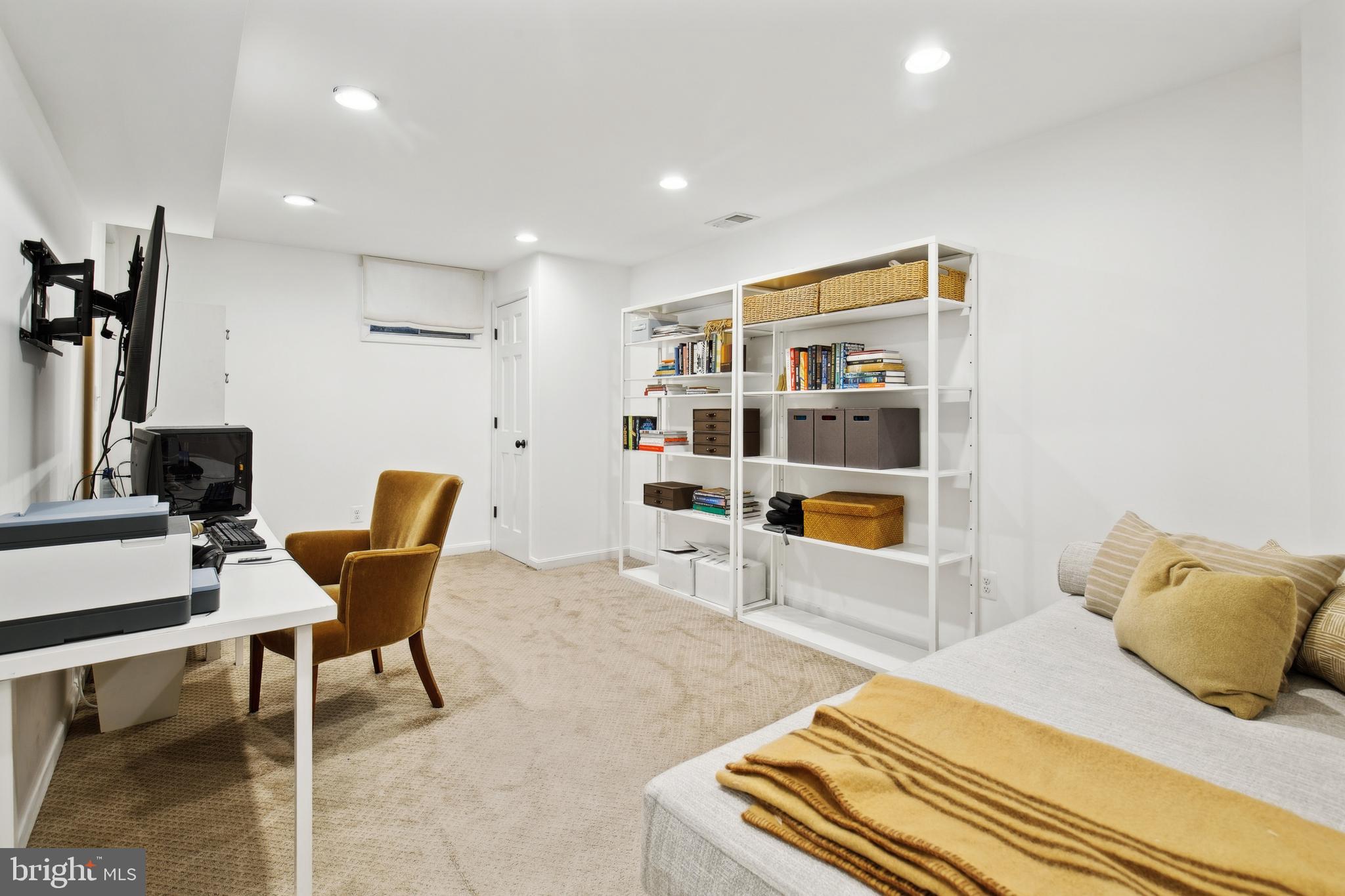 9210 Byron Ter