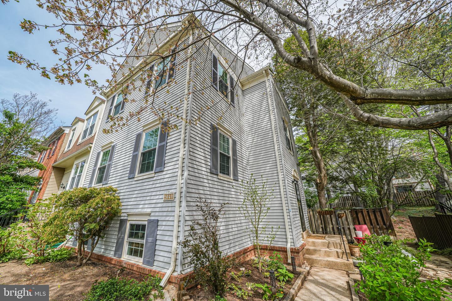 6151 Green Hollow Ct