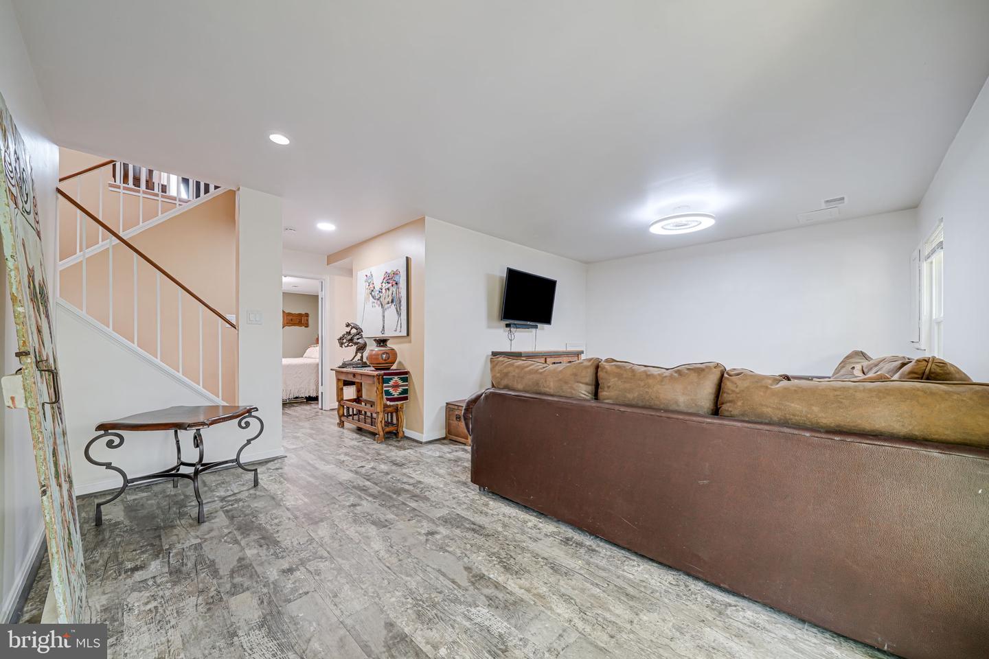 6151 Green Hollow Ct
