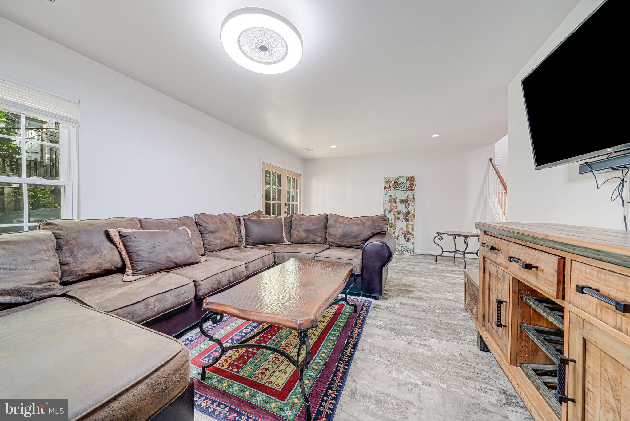 6151 Green Hollow Ct