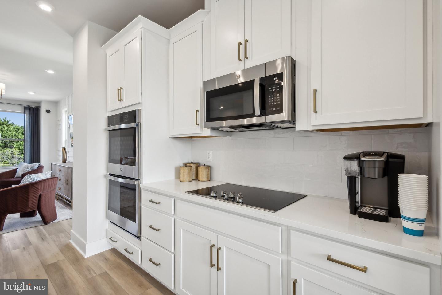 2124 Acadia Rd