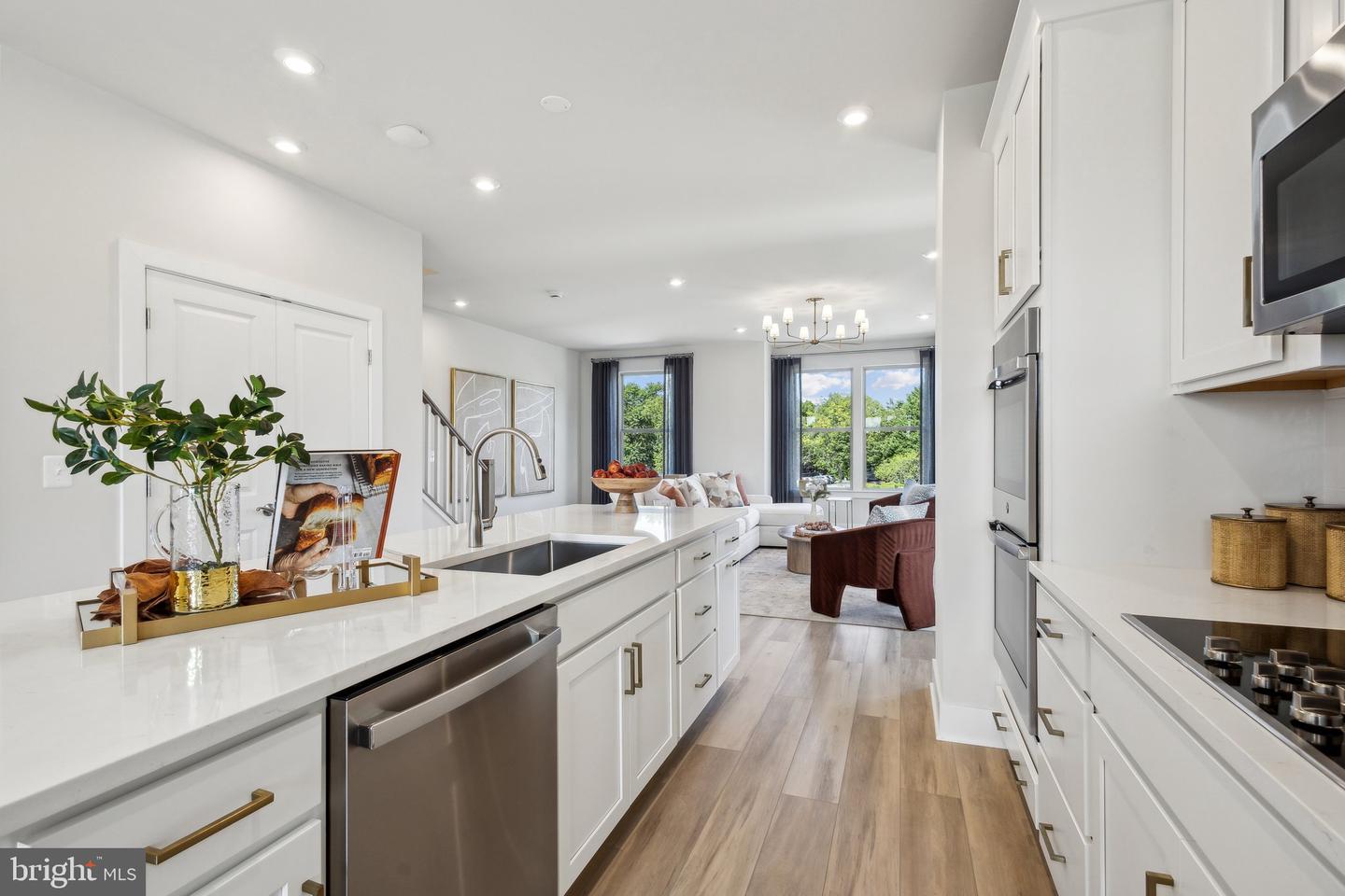 2124 Acadia Rd