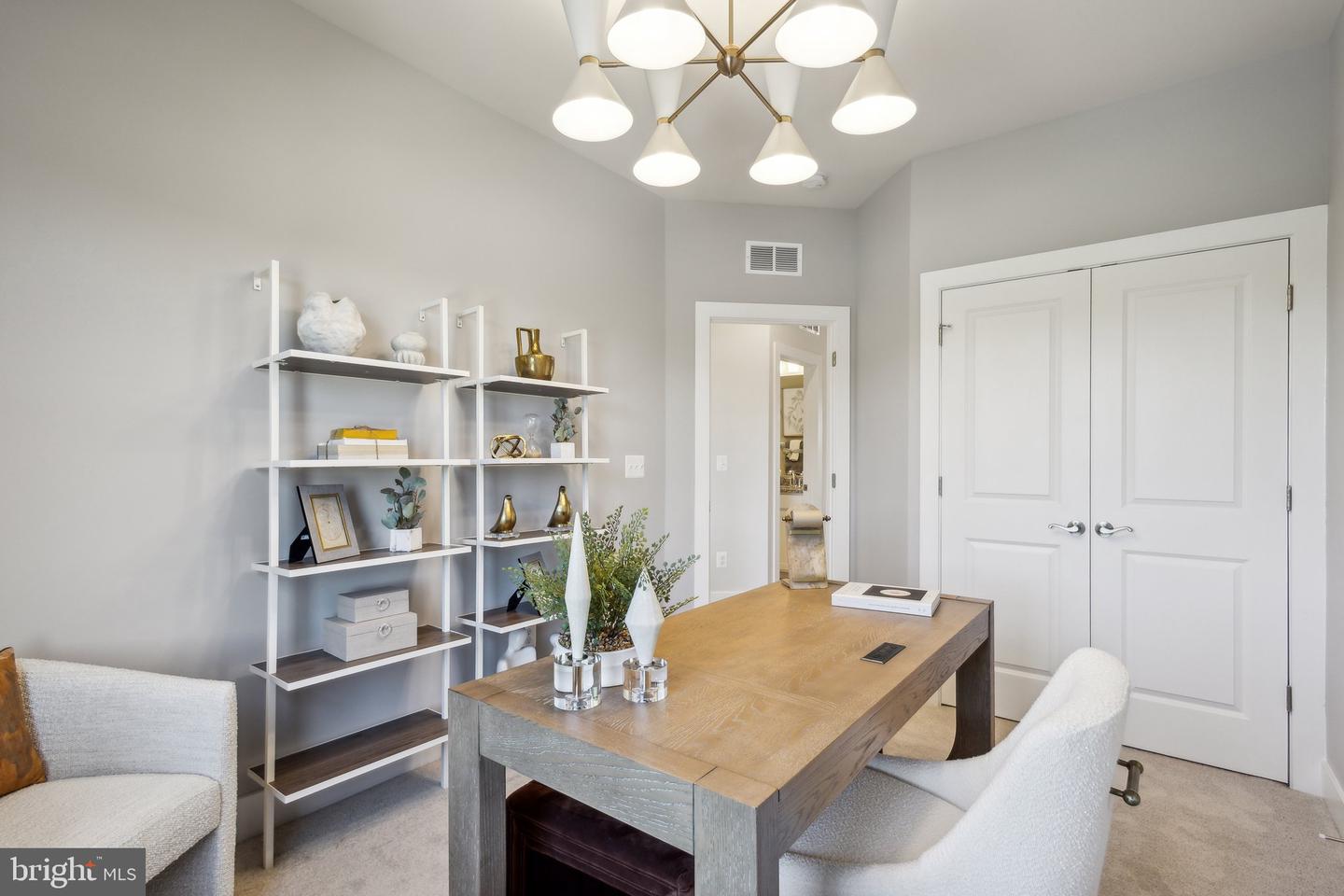 2124 Acadia Rd