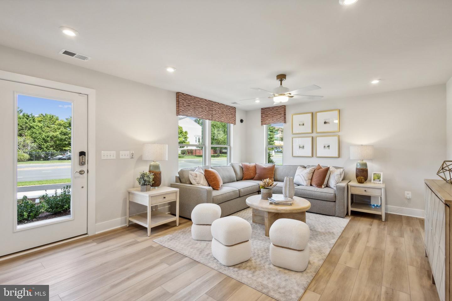 2124 Acadia Rd