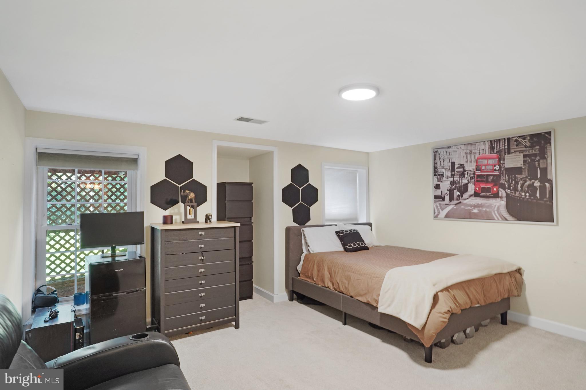 10115 Homar Pond Dr