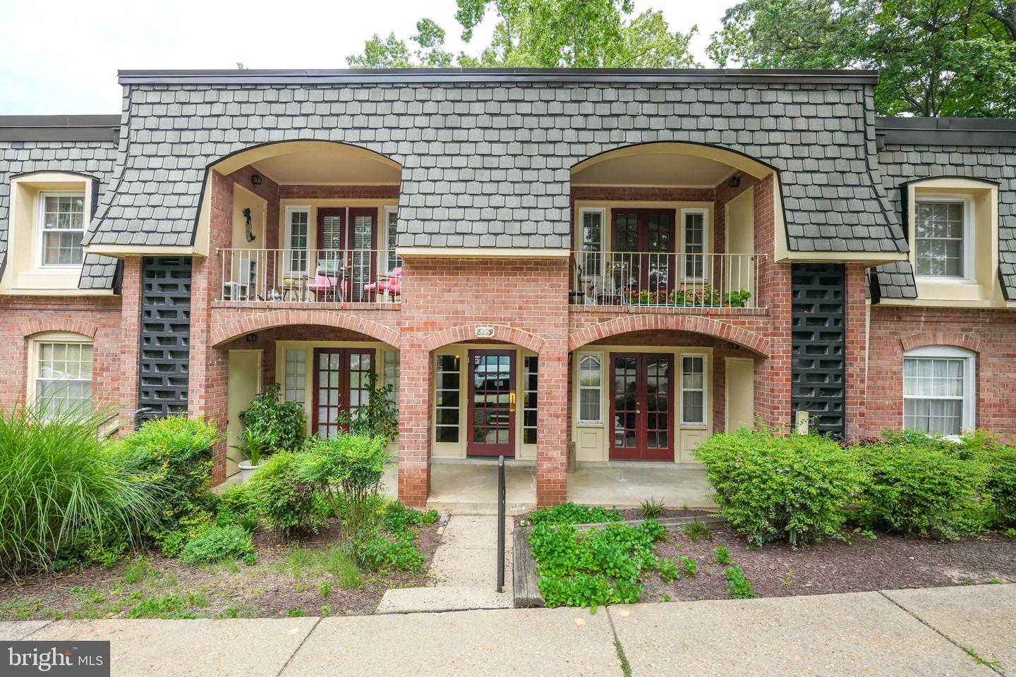 8229-H KINGS CHARTER LN #96