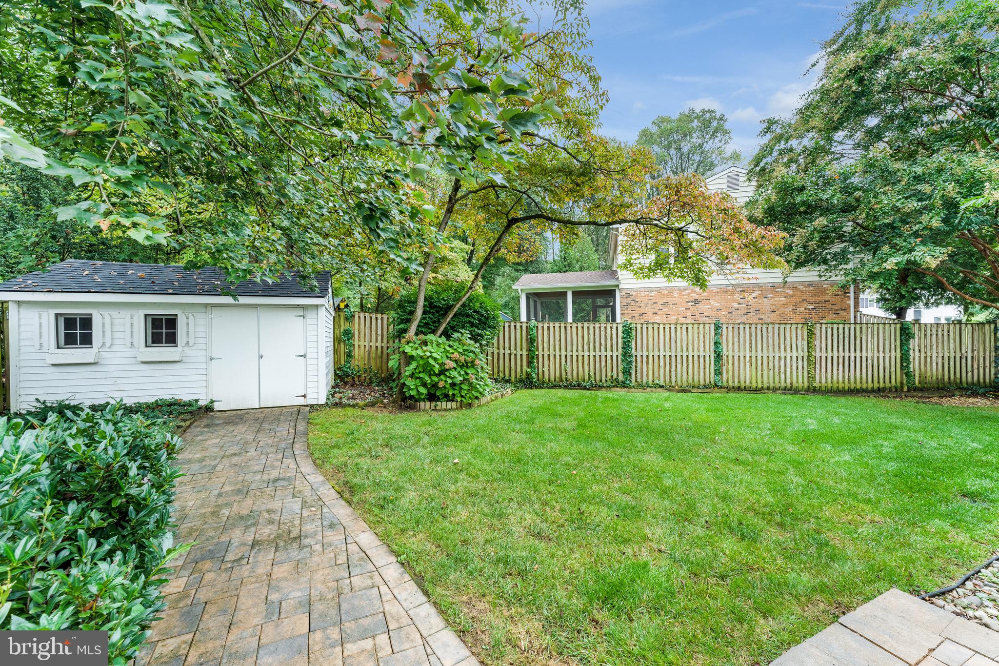 8611 CANTERBURY DRIVE