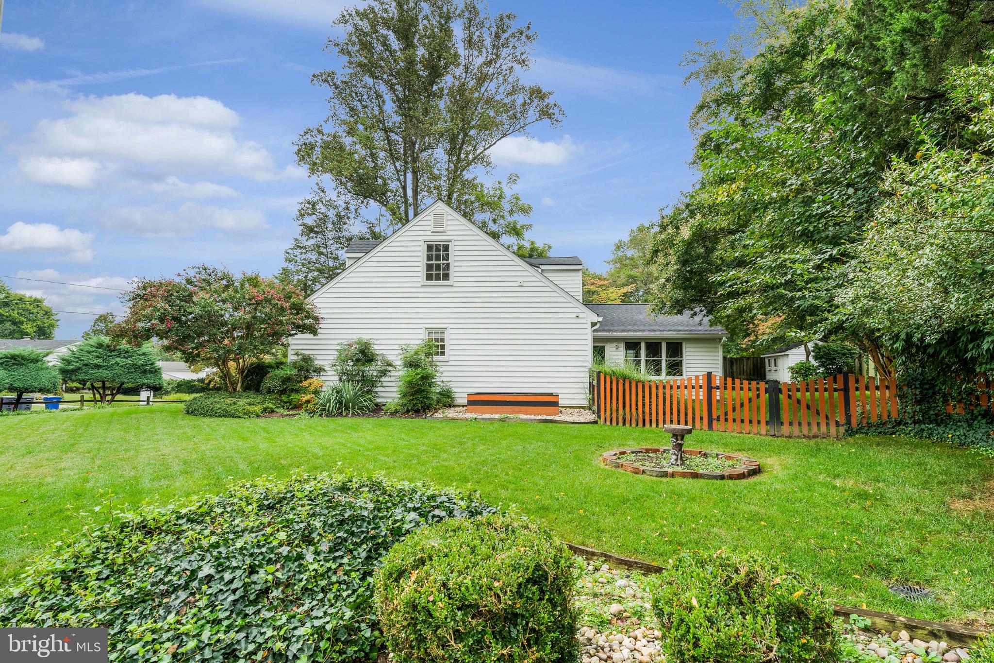 8611 CANTERBURY DRIVE