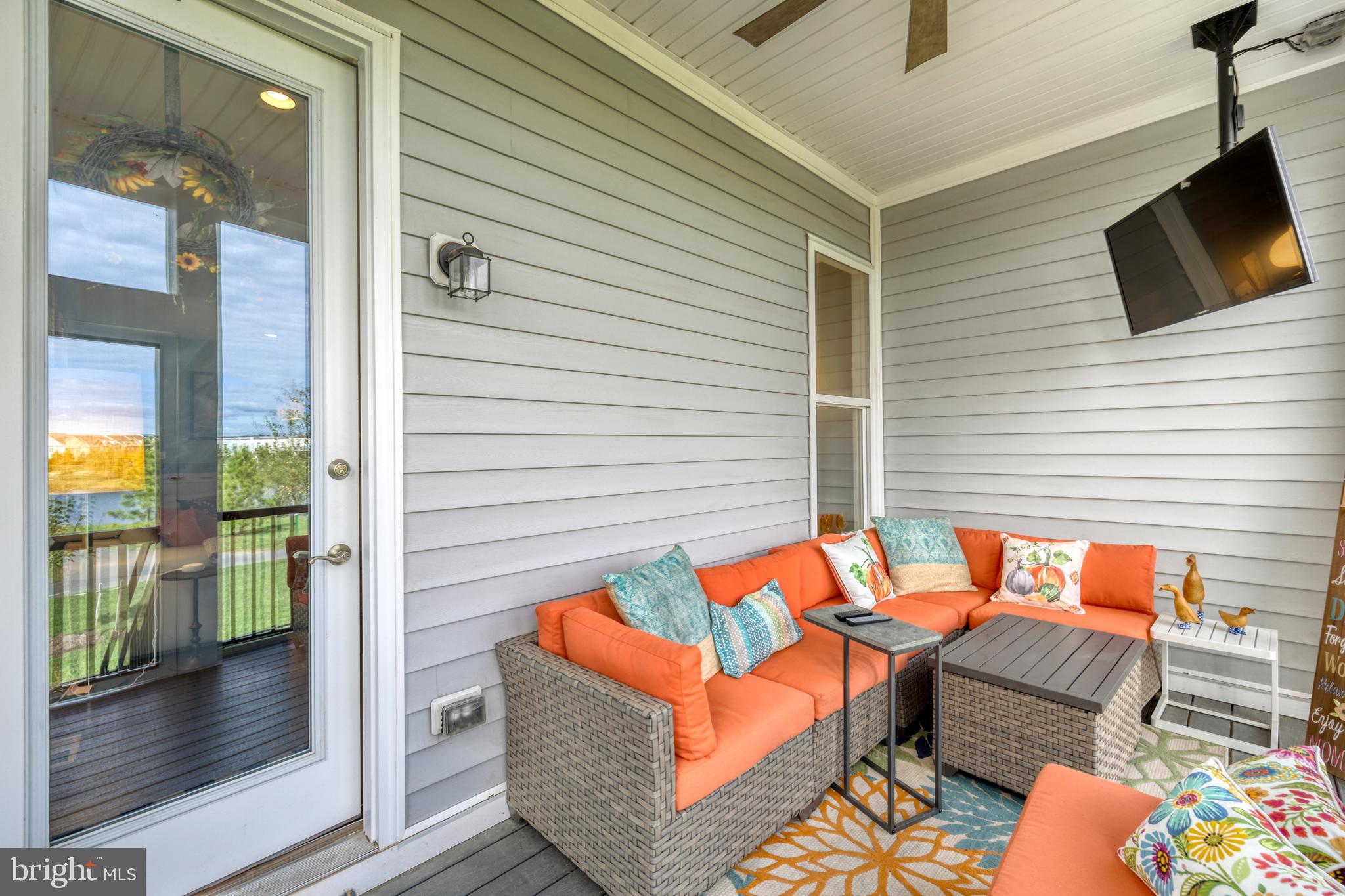 42858 Beaver Crossing SQUARE