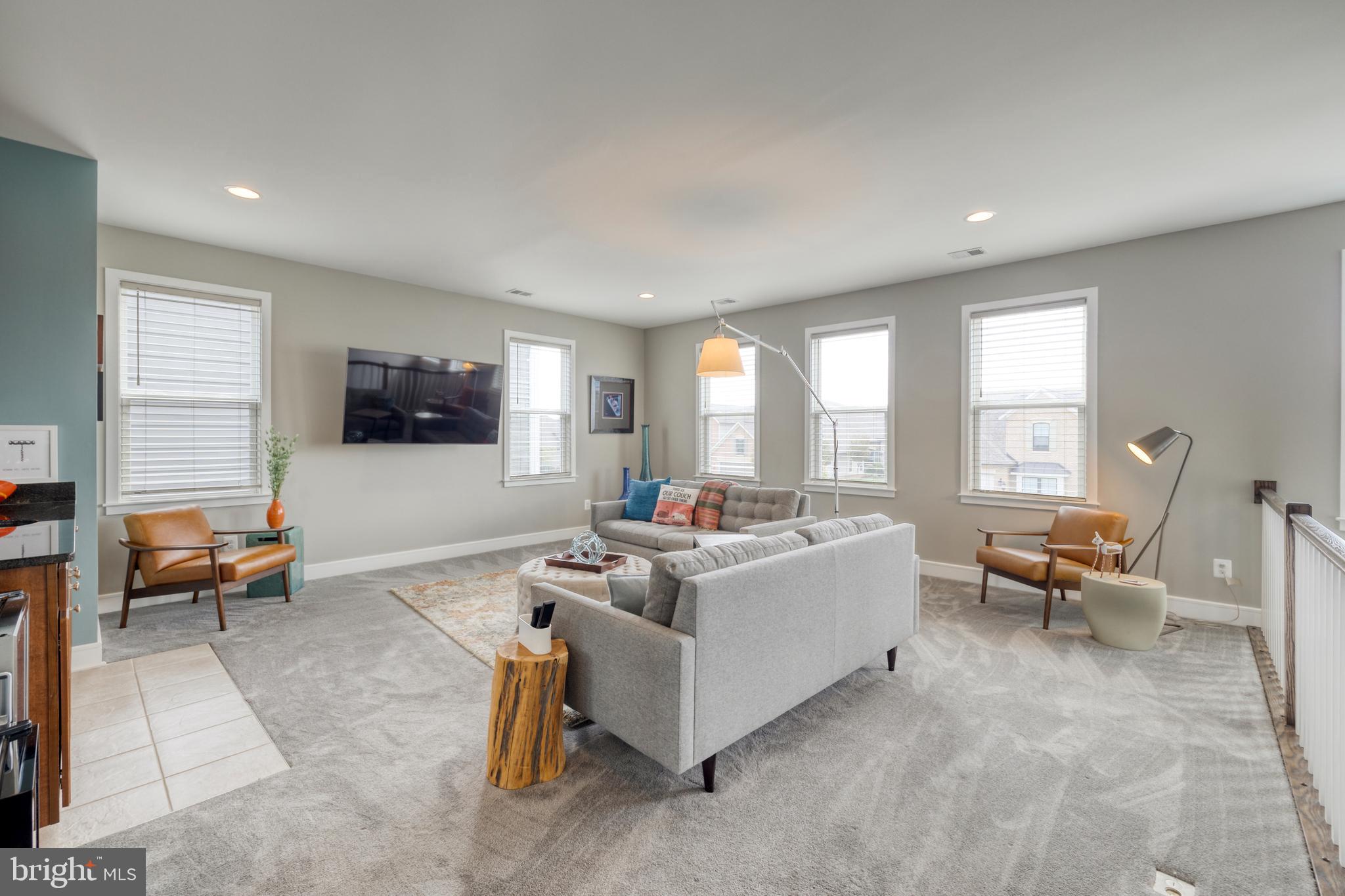 42858 Beaver Crossing SQUARE