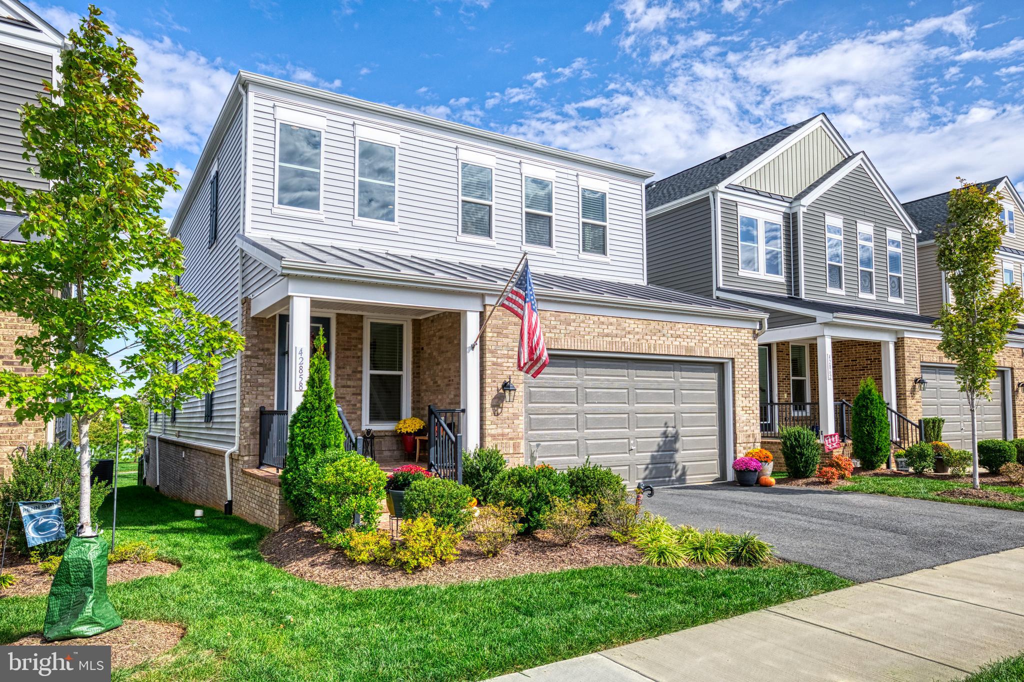 42858 Beaver Crossing SQUARE