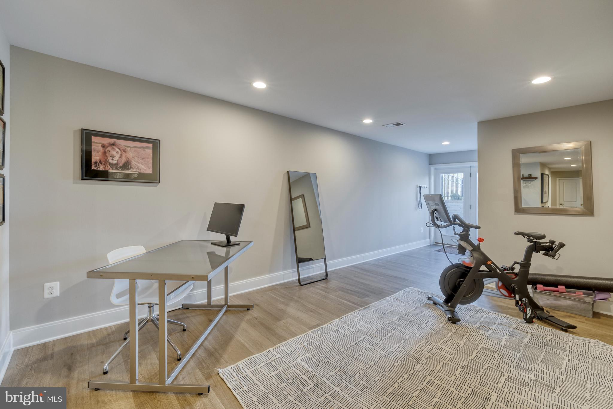 42858 Beaver Crossing SQUARE