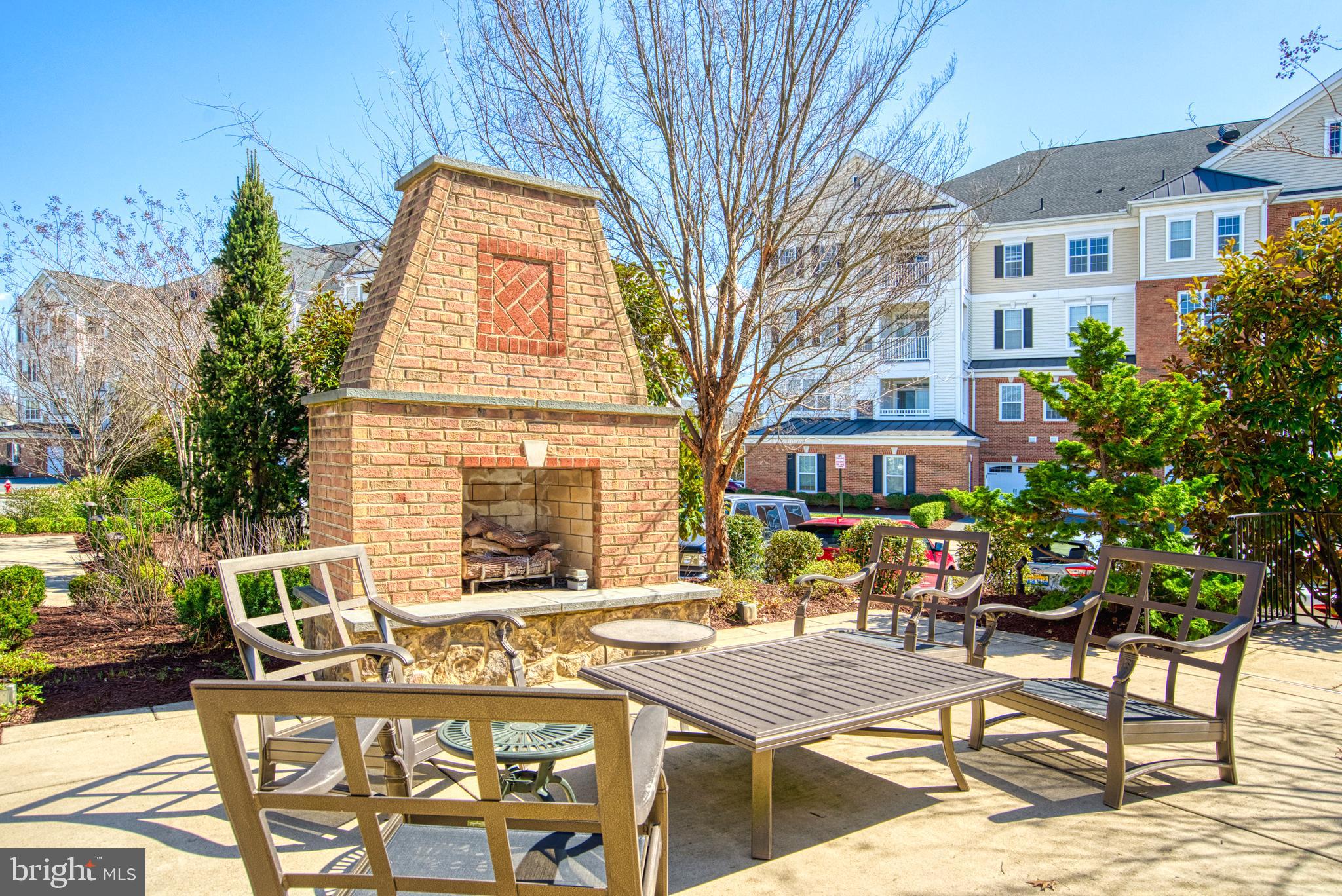 44589 York Crest Ter #305