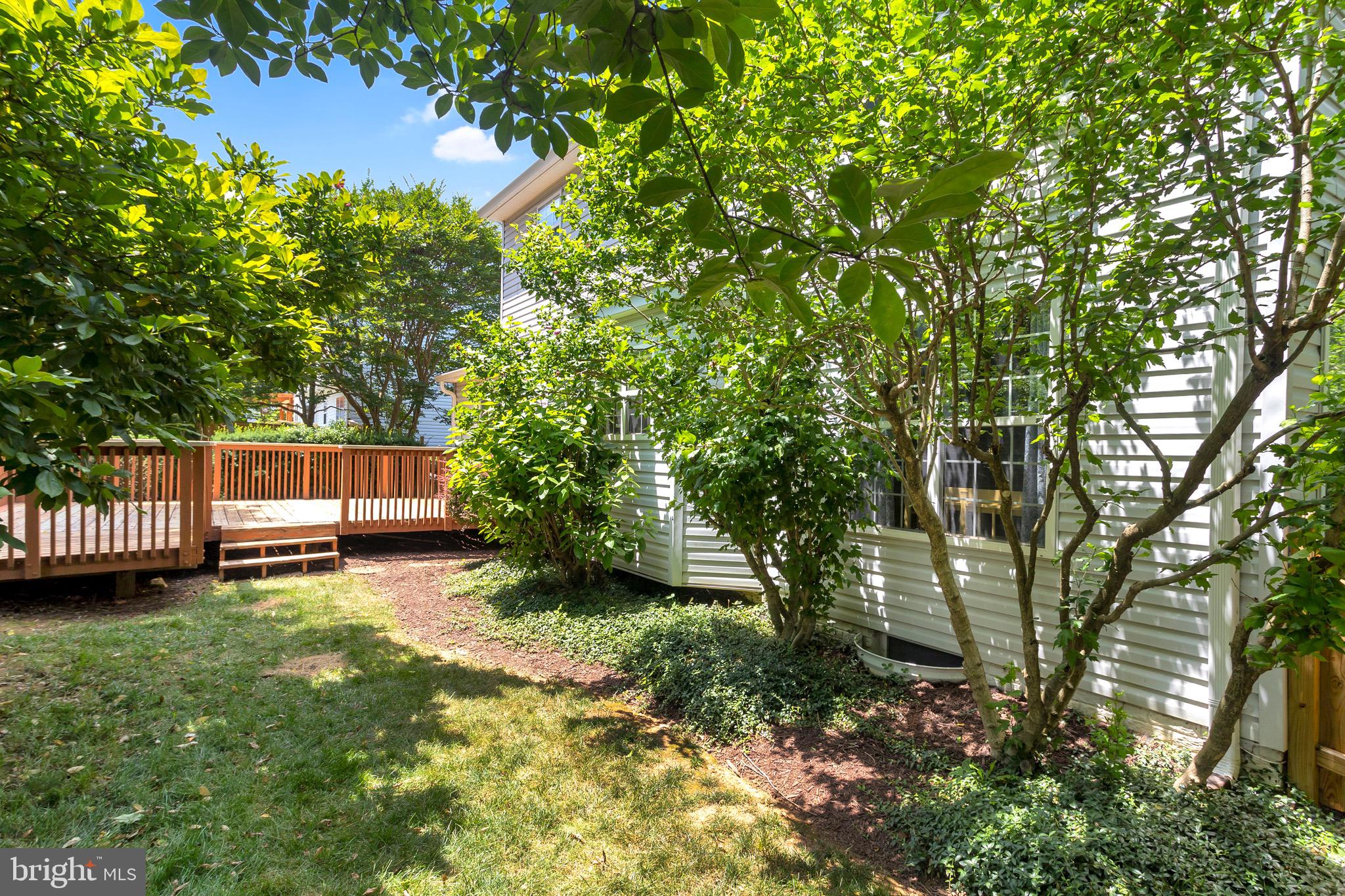 305 Oakcrest Manor Dr NE