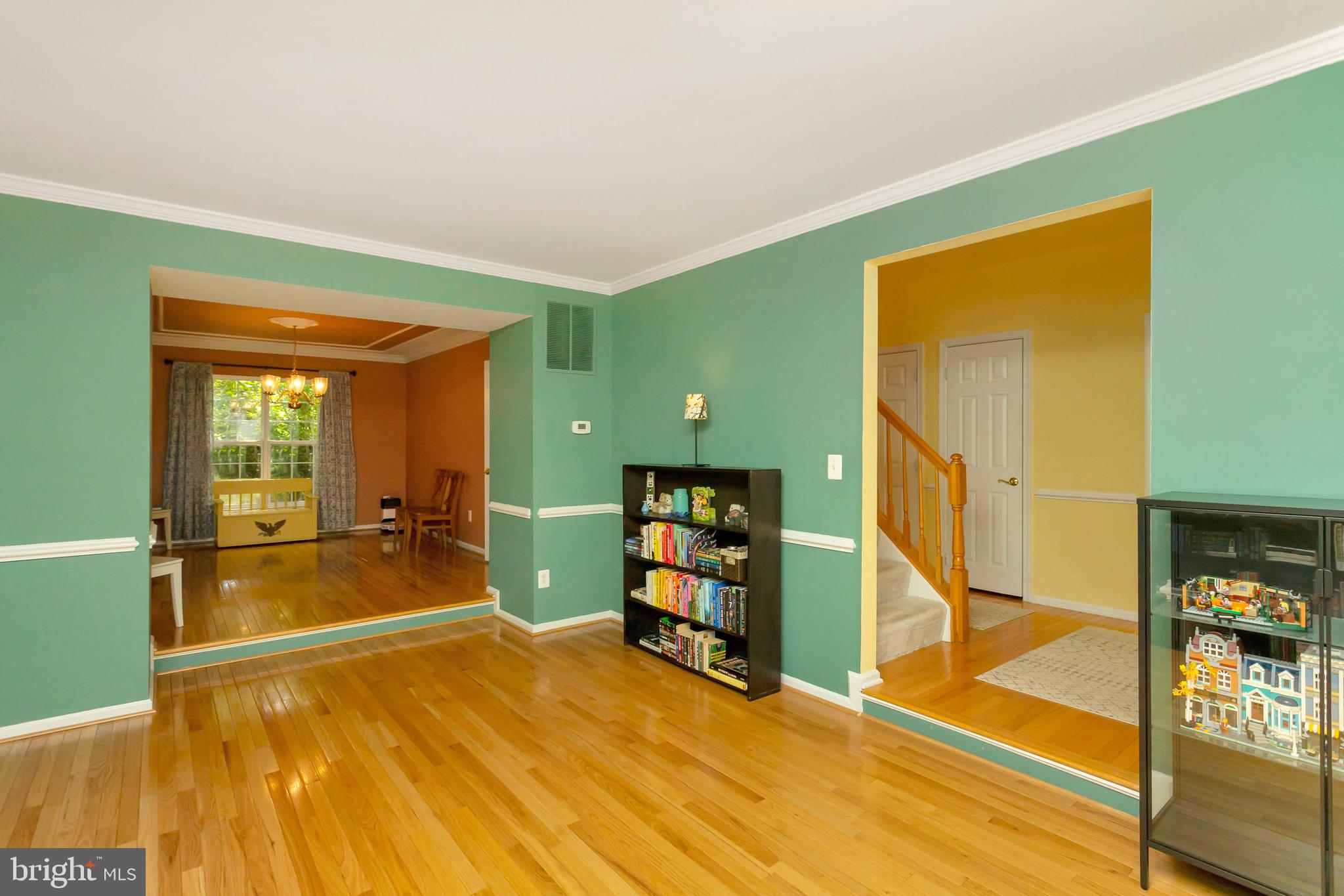 305 Oakcrest Manor Dr NE