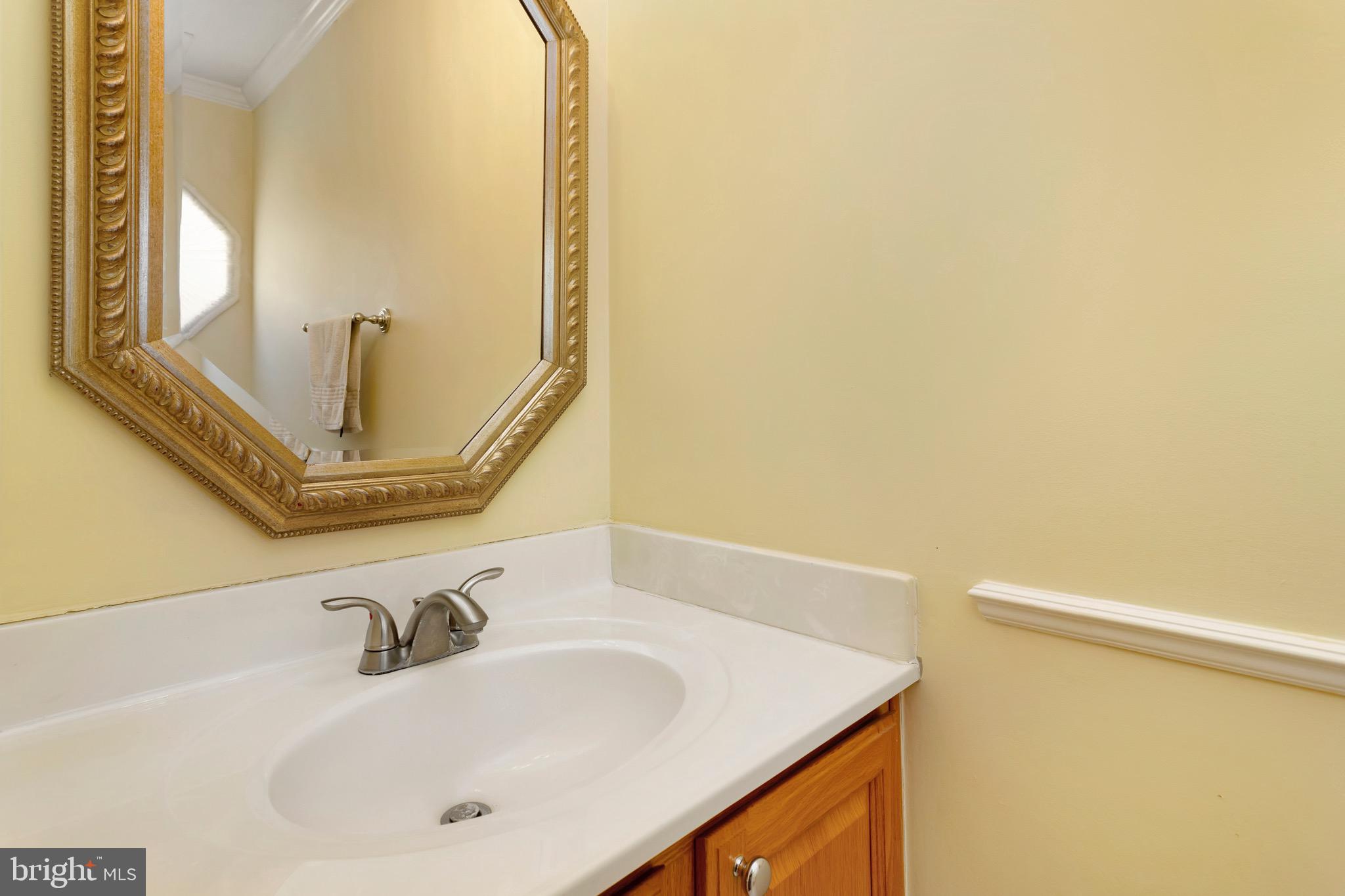 305 Oakcrest Manor Dr NE