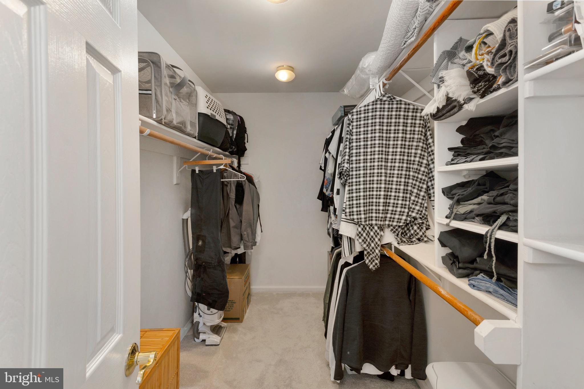 305 Oakcrest Manor Dr NE