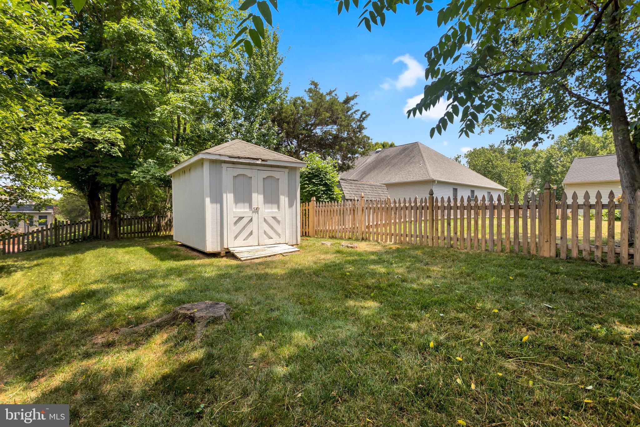 305 Oakcrest Manor Dr NE