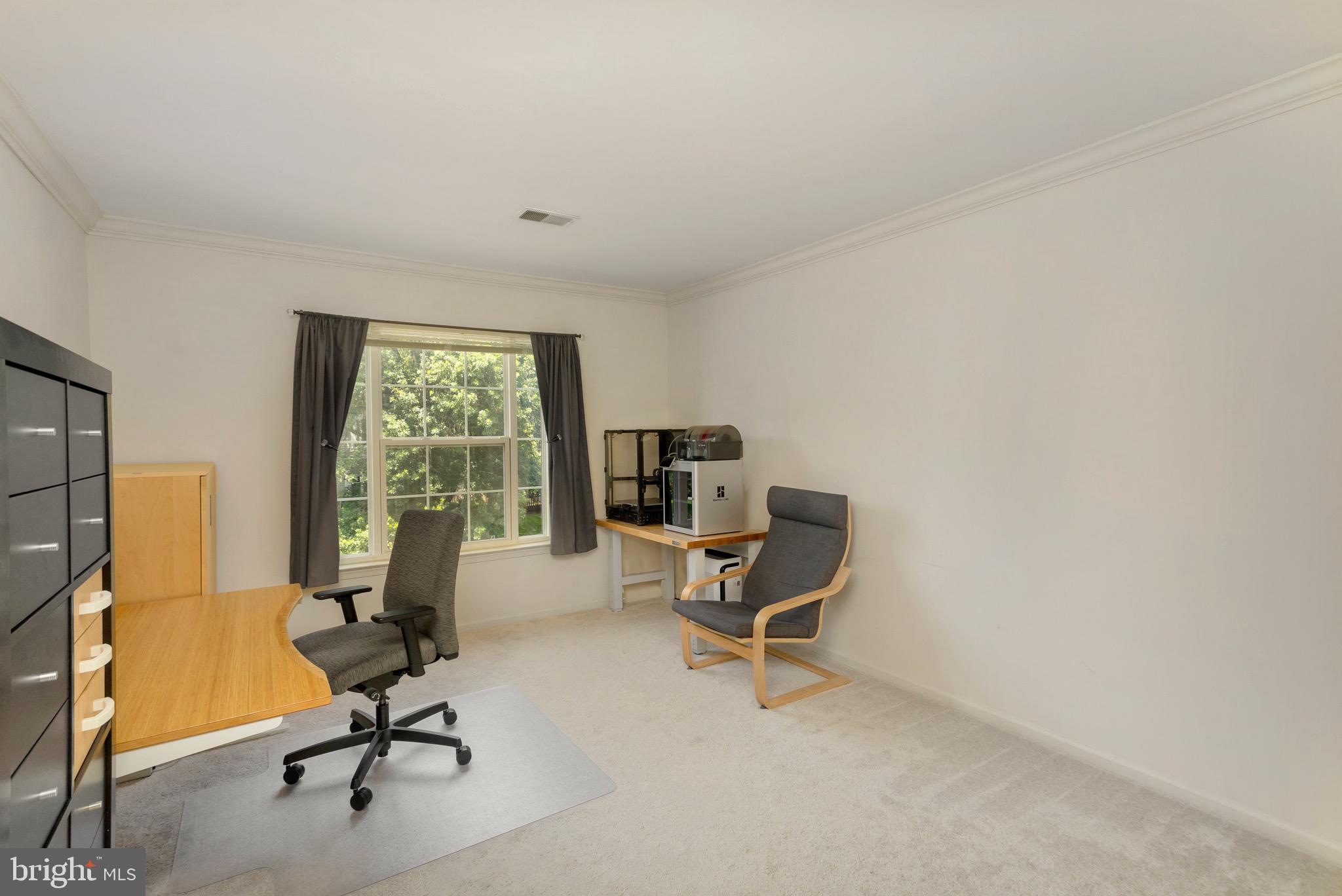 305 Oakcrest Manor Dr NE