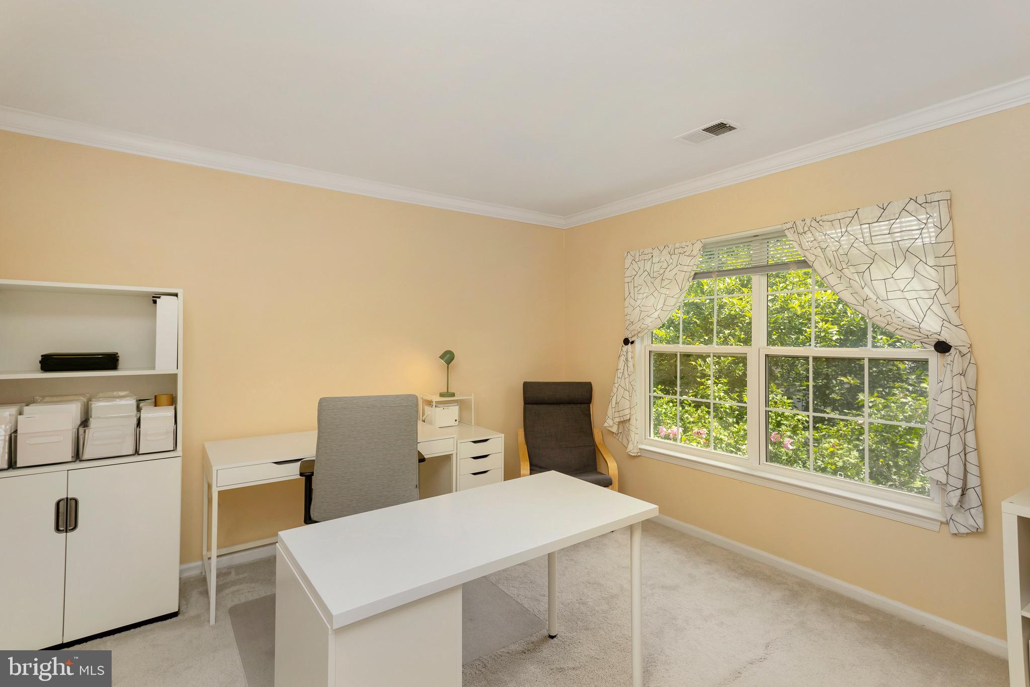 305 Oakcrest Manor Dr NE