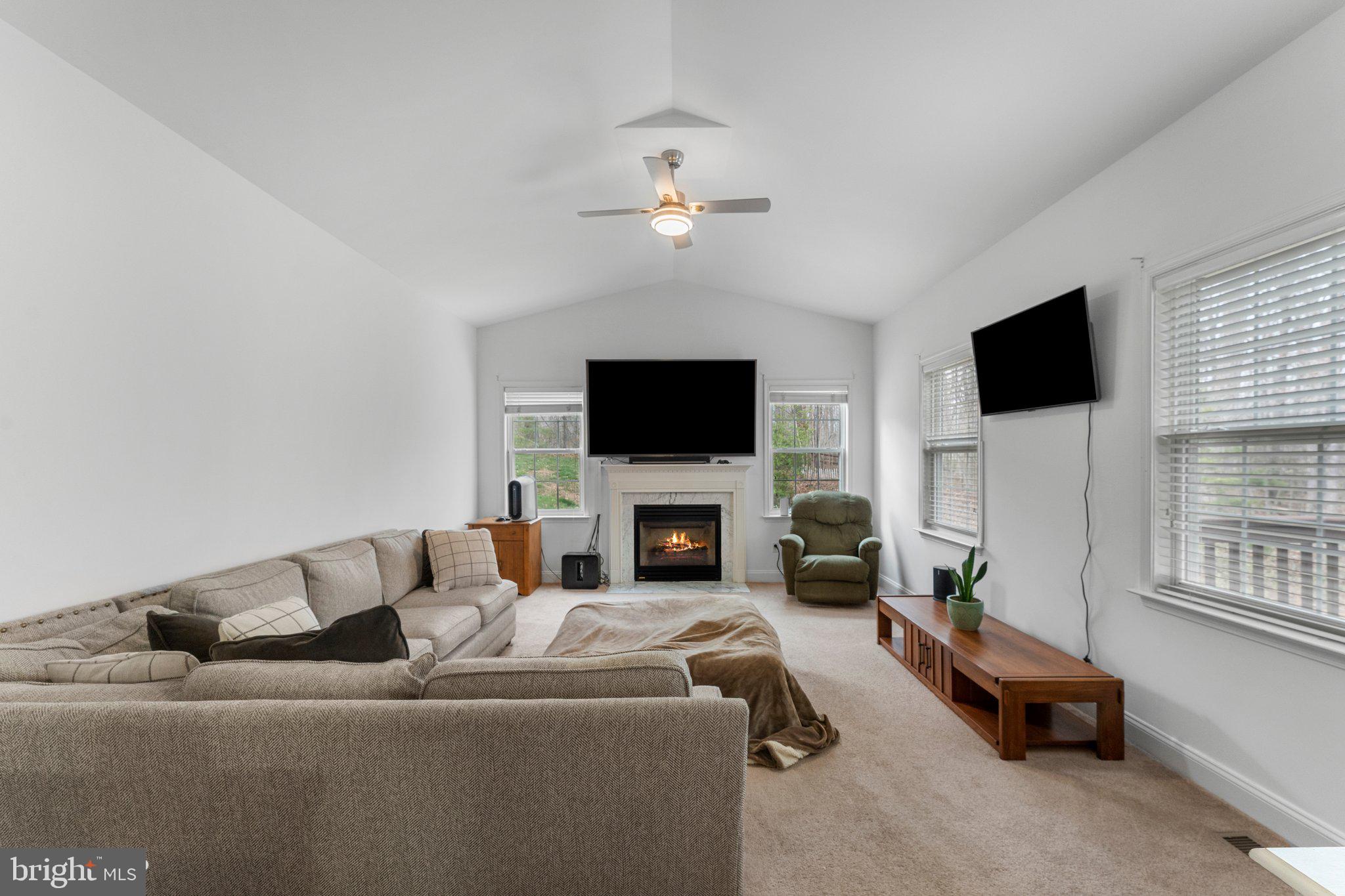 68 Coakley Ln