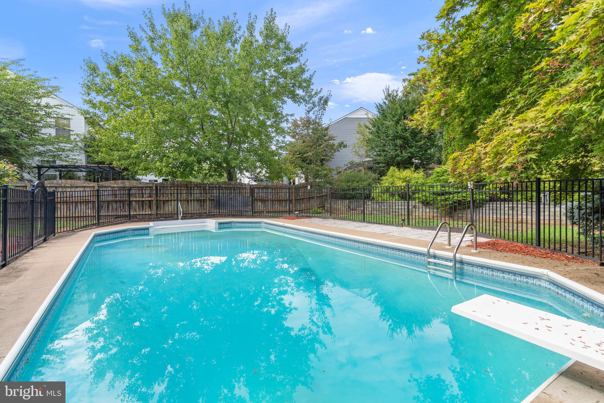 114 Saint Roberts Dr