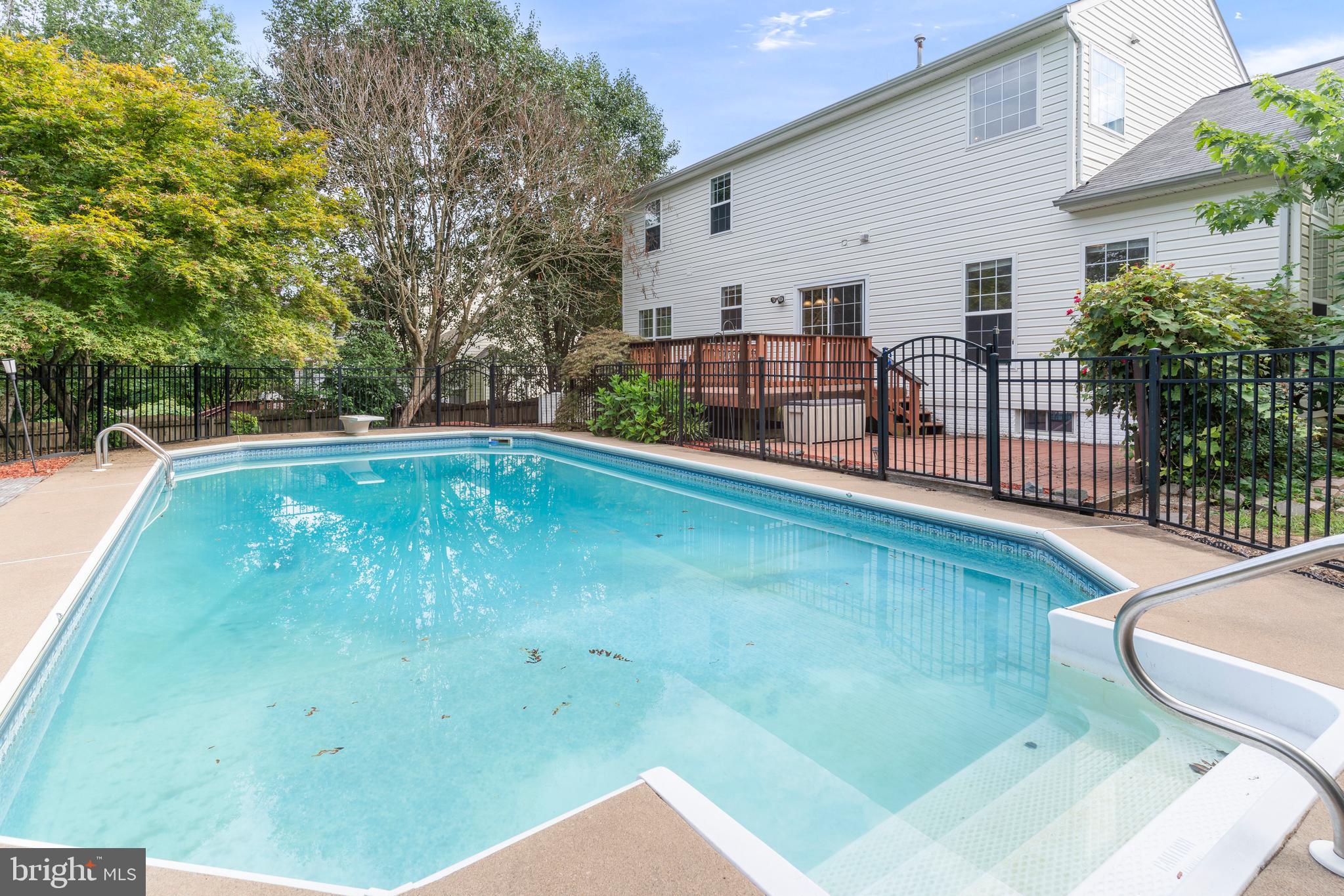 114 Saint Roberts Dr