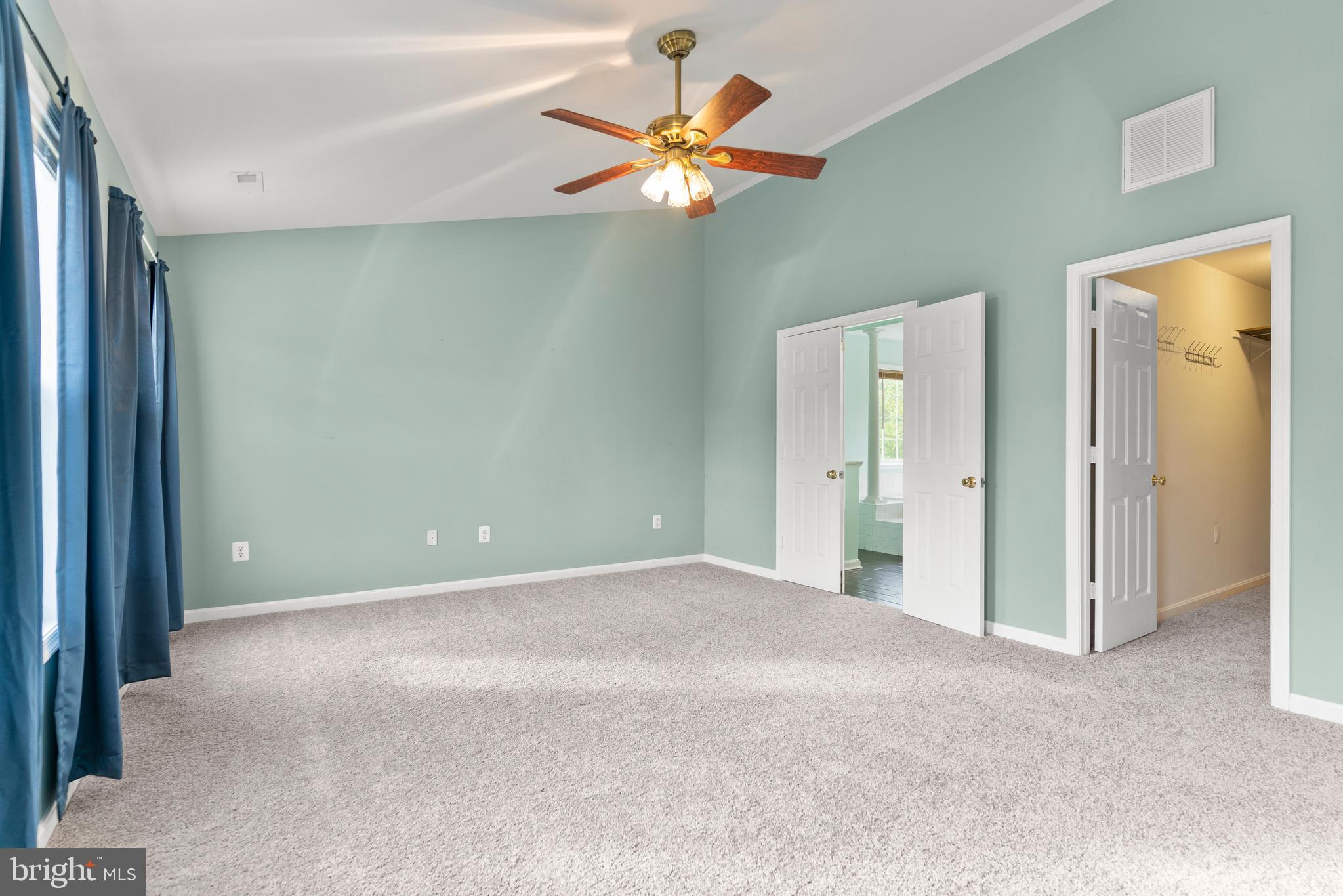 114 Saint Roberts Dr
