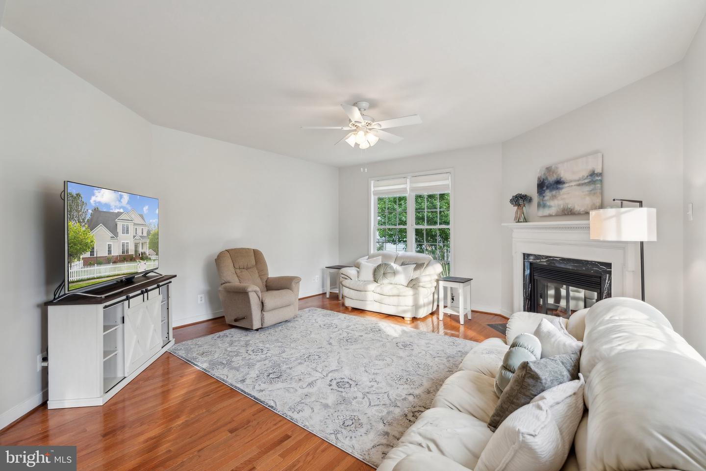 6 Crawford Ln