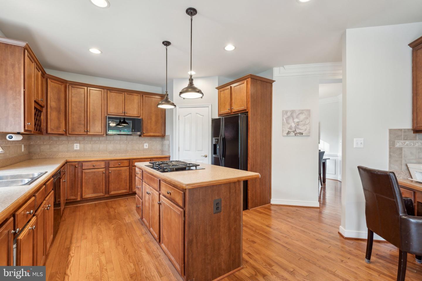 6 Crawford Ln