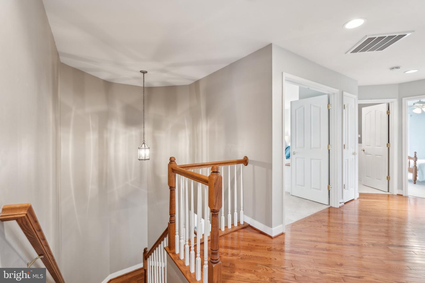 6 Crawford Ln