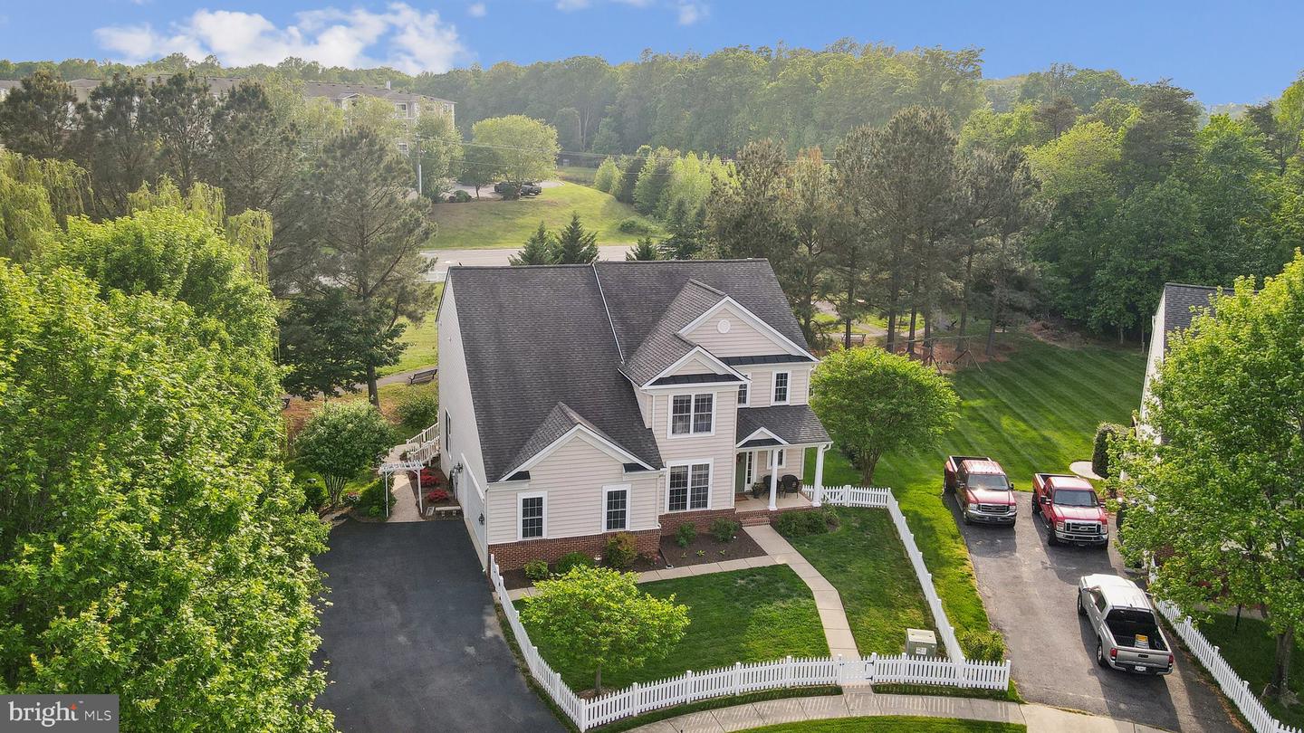 6 Crawford Ln
