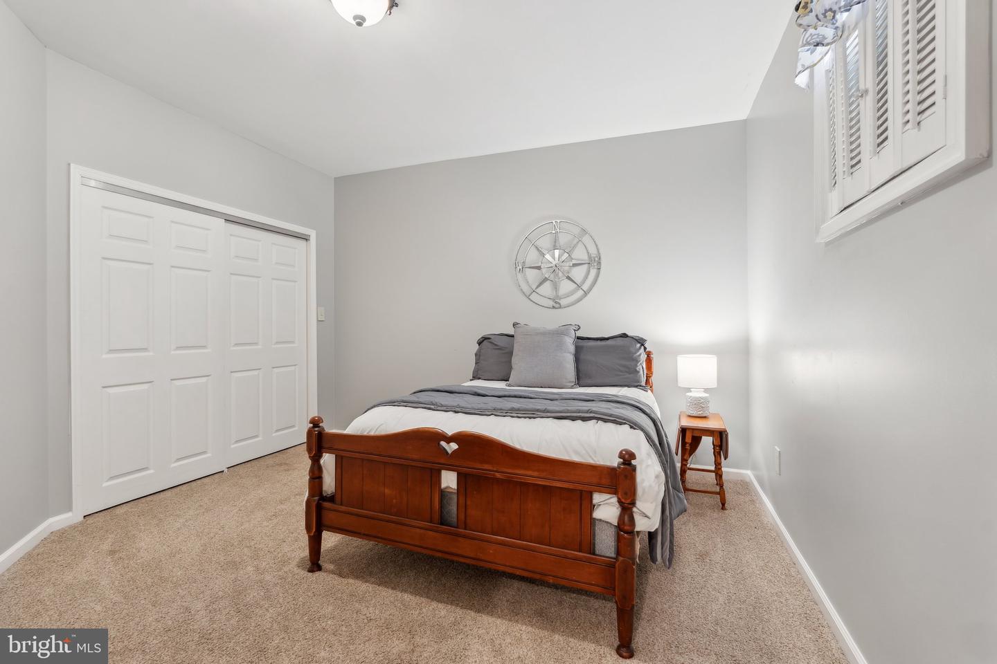 6 Crawford Ln
