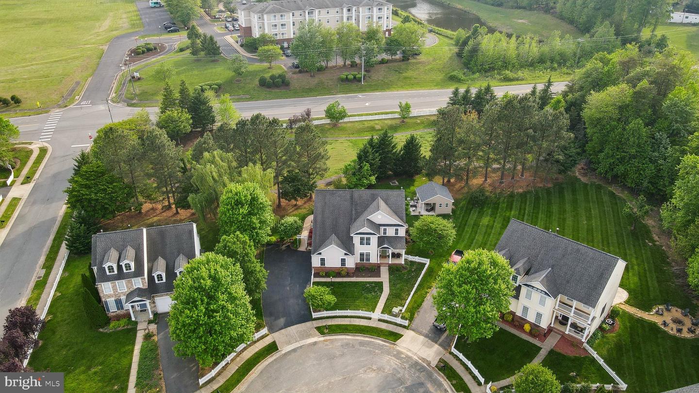 6 Crawford Ln