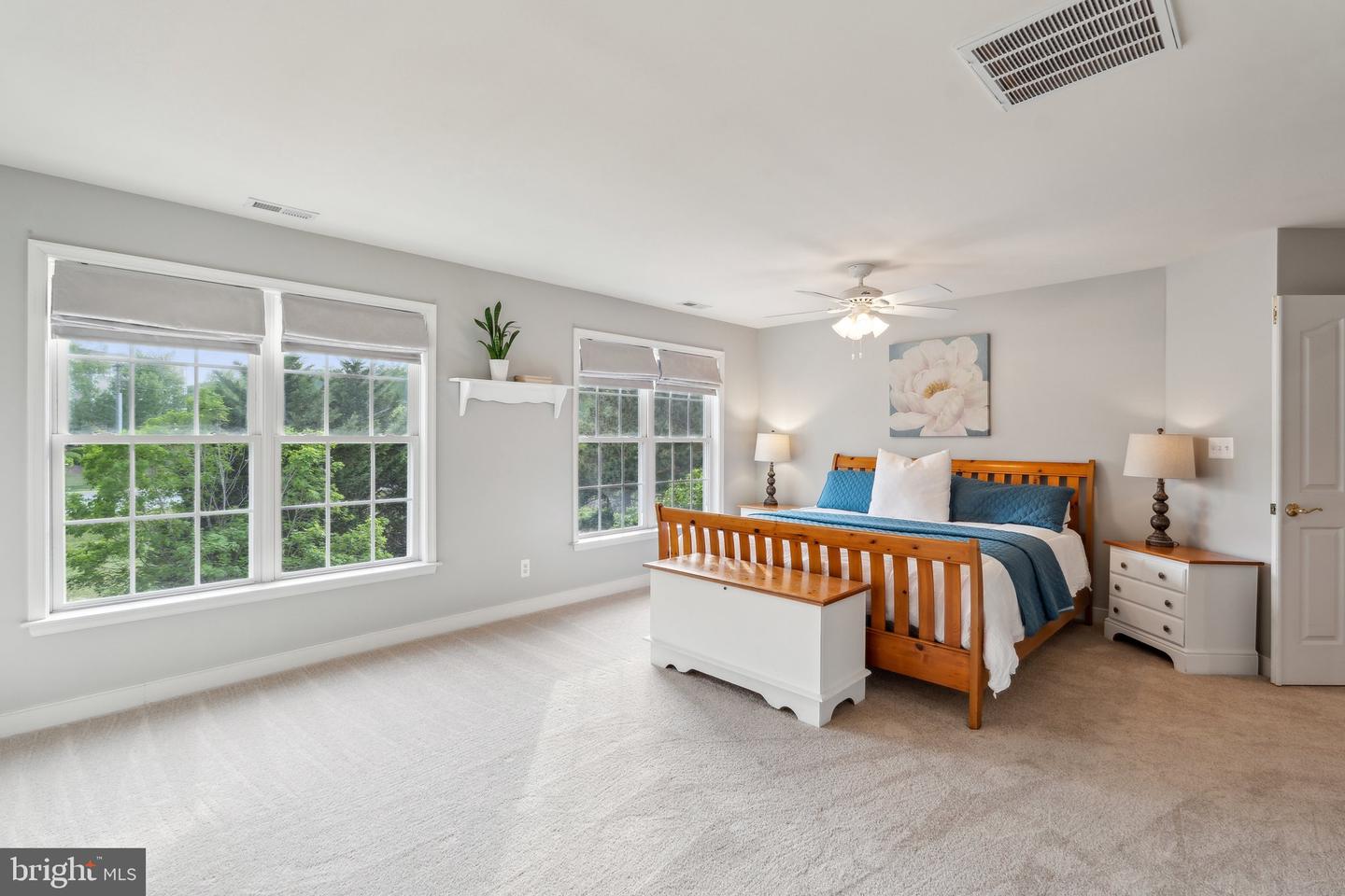 6 Crawford Ln