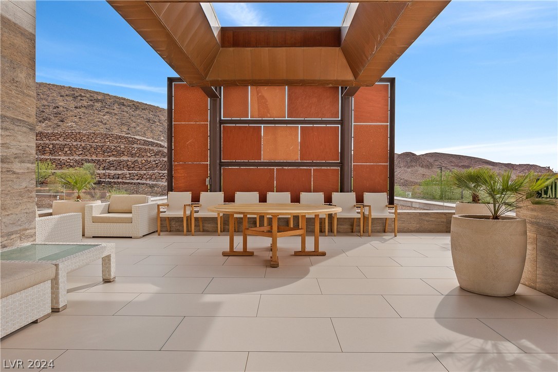 32 High Knoll Court