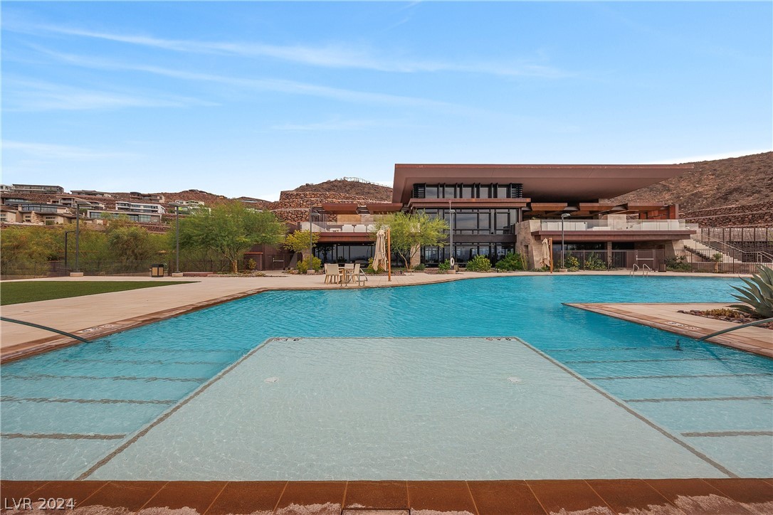 32 High Knoll Court