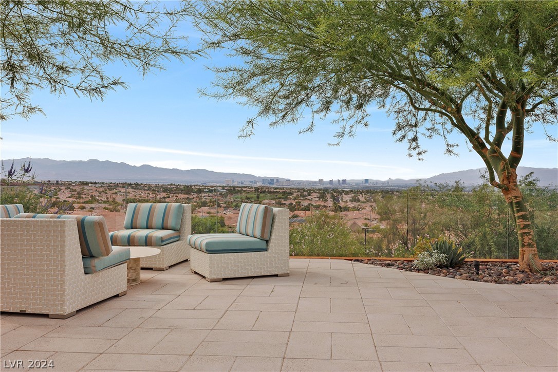 32 High Knoll Court
