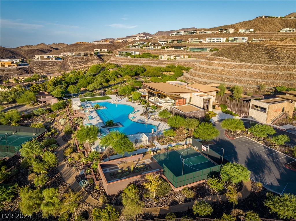 32 High Knoll Court