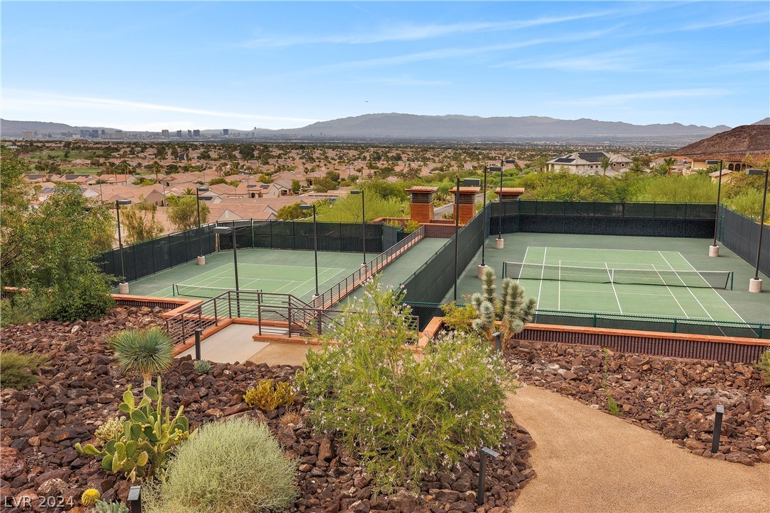 32 High Knoll Court