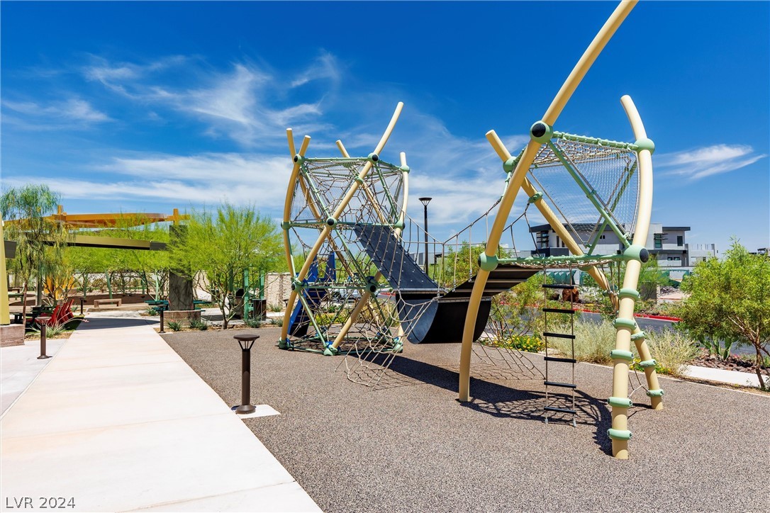 32 High Knoll Court