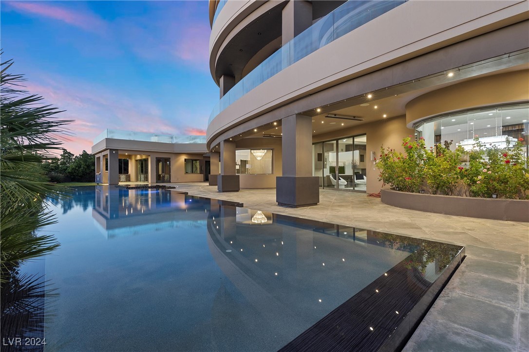 11 Anthem Pointe Court