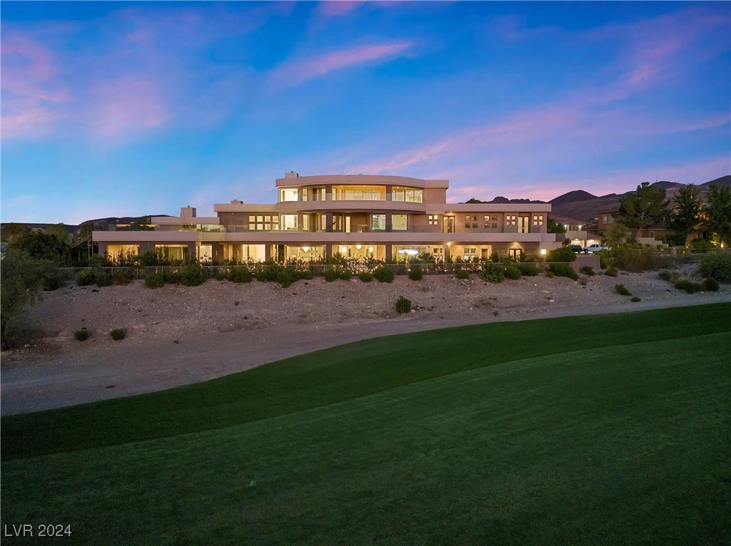 11 Anthem Pointe Court